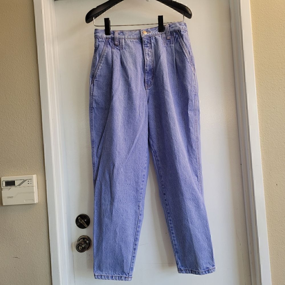 Vintage Bill blass pleated, high waisted,  tapered leg mom jeans made in Brazil
